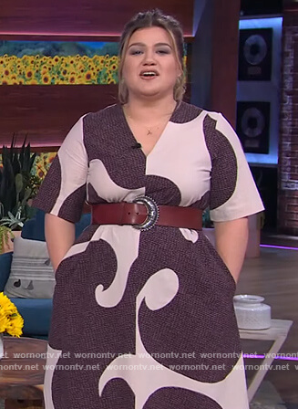 Kelly's printed v-neck midi dress on The Kelly Clarkson Show