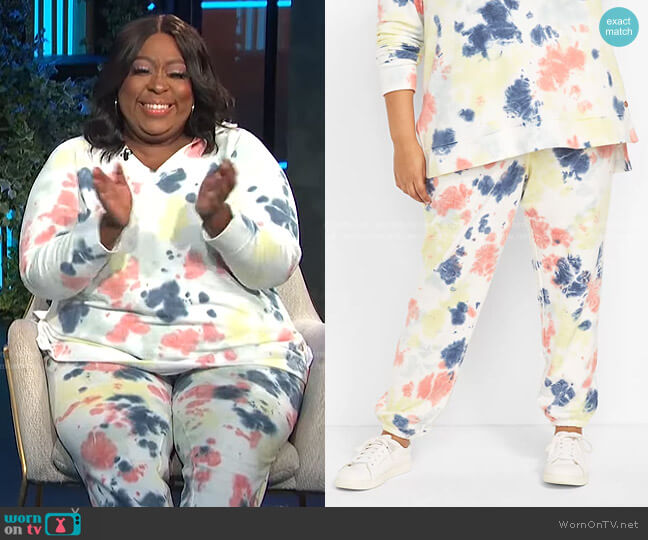 WornOnTV: Loni’s tie dye sweatshirt and jogger pants on E! News Daily ...