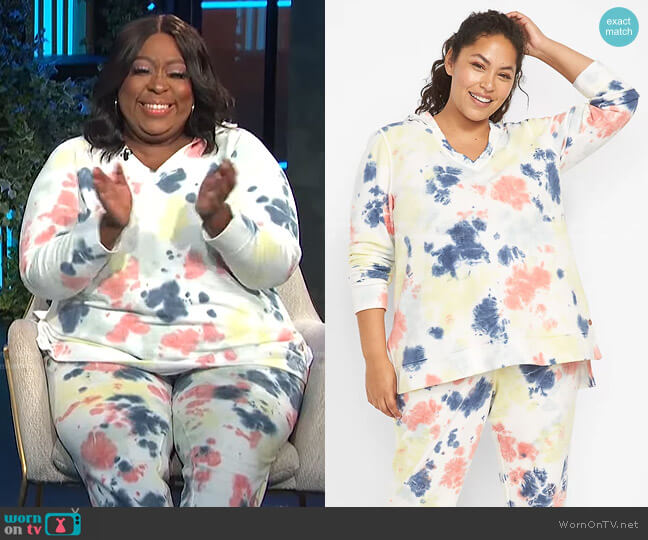 LIVI V-Neck Hoodie by Lane Bryant worn by Loni Love on E! News