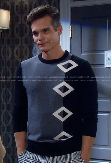 Leo's black and grey colorblock sweater on Days of our Lives