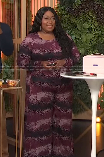 Loni’s purple printed top and pants on E! News Daily Pop