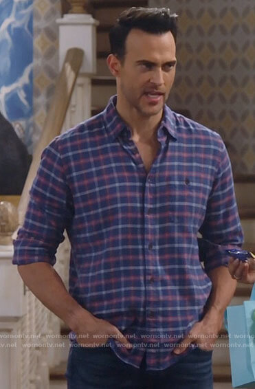 Max's blue plaid shirt on Call Me Kat