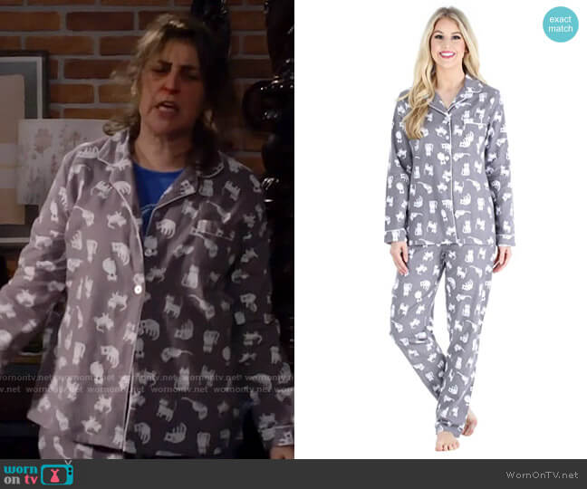 Pajama Mania Cotton Flannel PJ Set in Grey Cats worn by Kat Silver (Mayim Bialik) on Call Me Kat