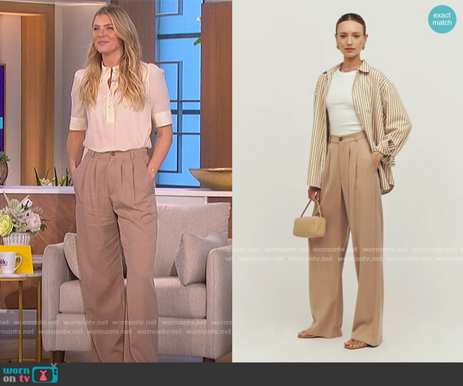 Mason Pants by Reformation worn by Amanda Kloots  on The Talk