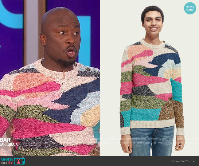 Melange crewneck sweater by Scotch and Soda worn by Akbar Gbajabiamila on The Talk