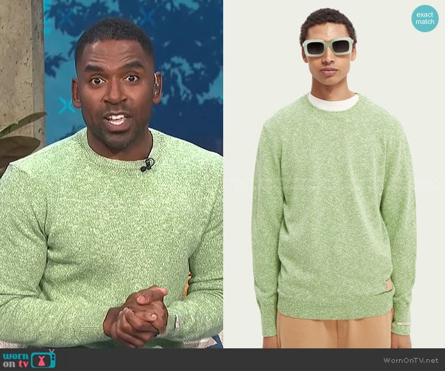 Crewneck sweater by Scotch & Soda worn by Justin Sylvester on E! News