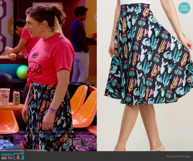 Varga Desert Rose Cactus Skirt worn by Kat Silver (Mayim Bialik) on Call Me Kat