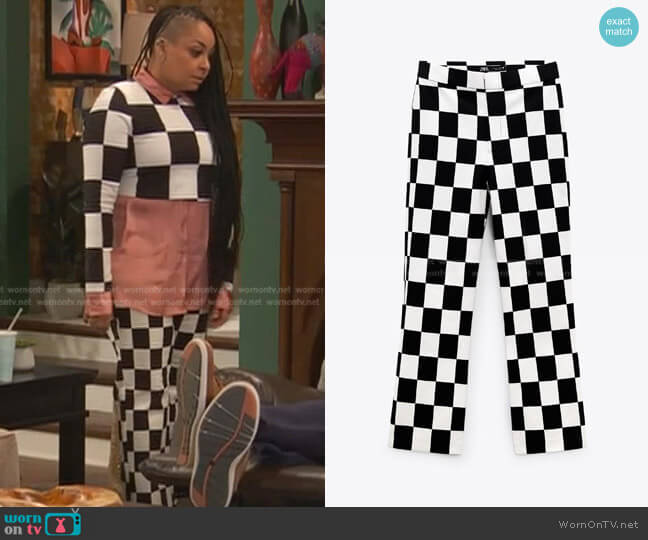 Chequered Print Trousers by Zara worn by Raven Baxter (Raven-Symoné) on Ravens Home