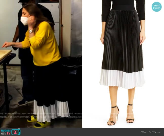 Katz Sunburst Pleat Skirt by Alice + Olivia worn by Drew Barrymore on The Drew Barrymore Show