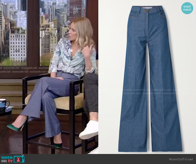 High-rise flared jeans by Carolina Herrer worn by Kelly Ripa on Live with Kelly and Ryan