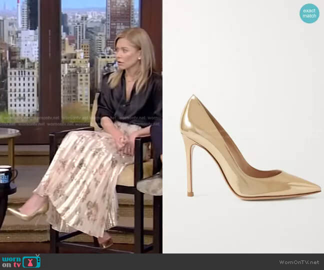 Gianvito 105 Metallic Leather Pumps by Gianvito Rossi worn by Kelly Ripa on Live with Kelly and Mark