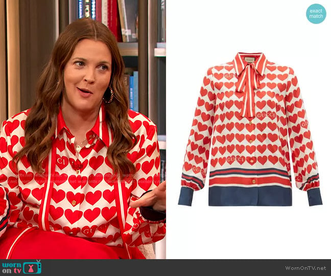Heart-print silk-twill blouse by Gucci worn by Drew Barrymore  on The Drew Barrymore Show