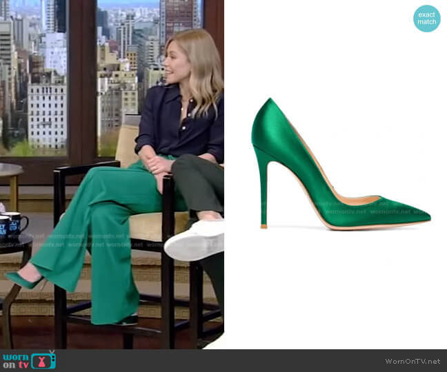 Satin Pumps by Gianvito Rossi worn by Kelly Ripa  on Live with Kelly & Ryan