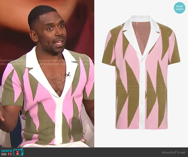 Lei Shirt by Ser.o.ya worn by Justin Sylvester  on E! News