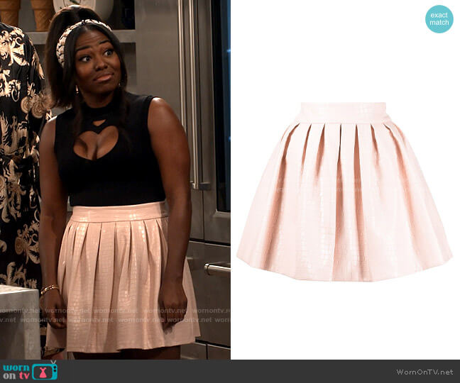 Alice + Olivia Fizer Skirt worn by Harper (Laci Mosley) on iCarly