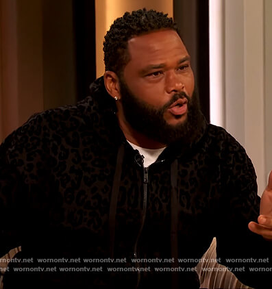 Anthony Anderson's black leopard print hoodie on The Drew Barrymore Show