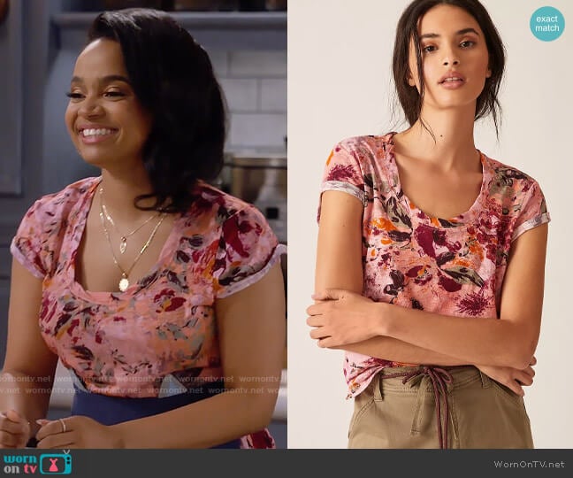 Pilcro Sustainable Scoop Neck Tee worn by Randi (Kyla Pratt) on Call Me Kat