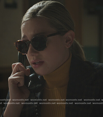 Betty’s check blazer and sunglasses on Riverdale