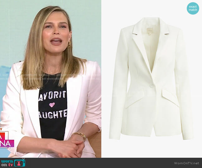 WornOnTV: Sara Foster’s black graphic print tee and white blazer on ...