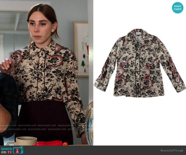 Gucci Herbarium Snake Print Blouse worn by Annie (Zosia Mamet) on The Flight Attendant