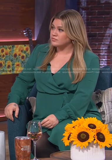 Kelly’s green collared wrap dress on The Kelly Clarkson Show