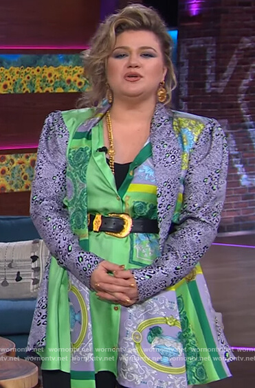 Kelly’s mixed print satin dress on The Kelly Clarkson Show