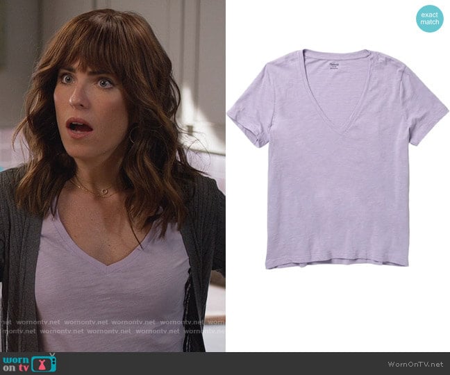 V-Neck Short Sleeve T-Shirt by Madewell worn by Marina (Karla Souza) on Home Economics