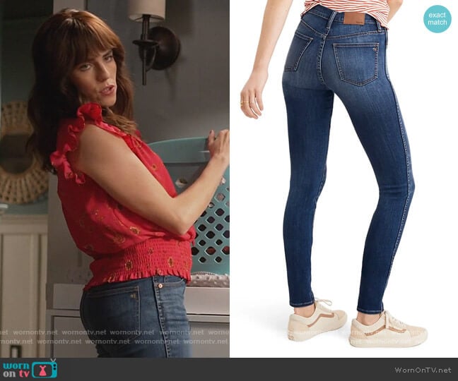 10-Inch High Rise Skinny Jeans by Madewell worn by Marina (Karla Souza) on Home Economics