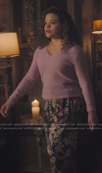 Maggie's lilac v-neck sweater and floral pants on Charmed