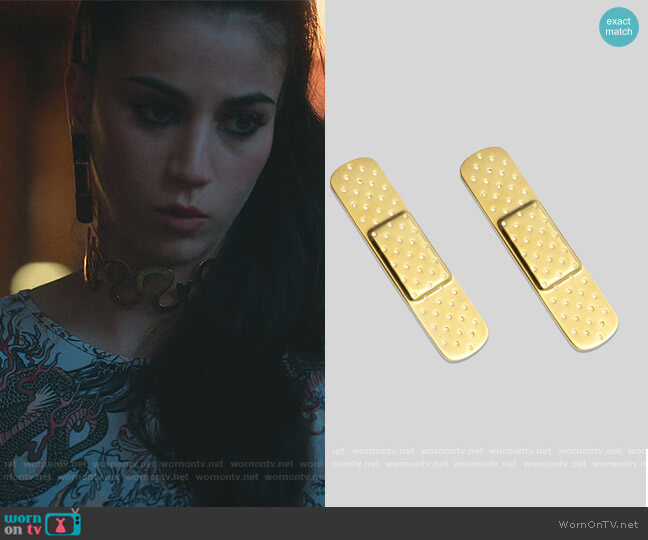 Pharmacy Earrings by Rod Almayate worn by Rebeca (Claudia Salas) on Elite