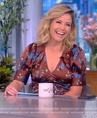 Sara’s brown floral ruched dress on The View