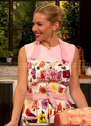 Sienna Miller's floral apron on The Drew Barrymore Show