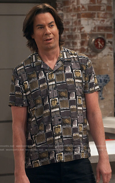 Spencer's amplifiers print shirt on iCarly