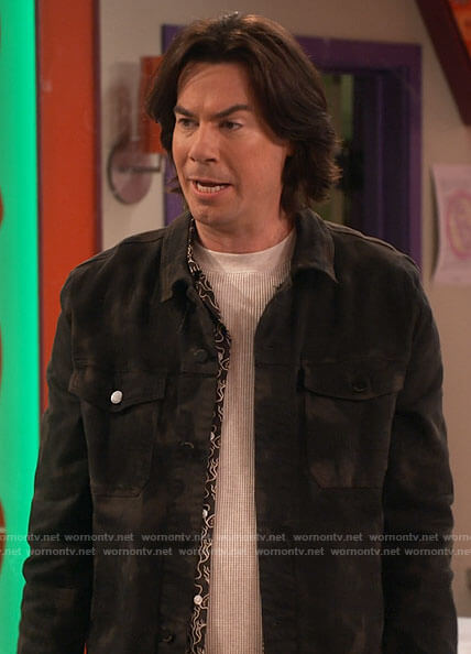 Spencer’s tie dye jacket on iCarly