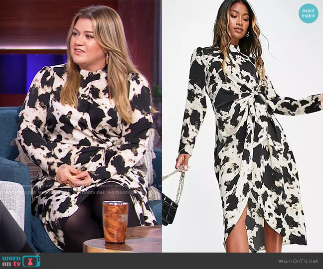 Object satin midi dress in animal print by ASOS worn by Kelly Clarkson  on The Kelly Clarkson Show