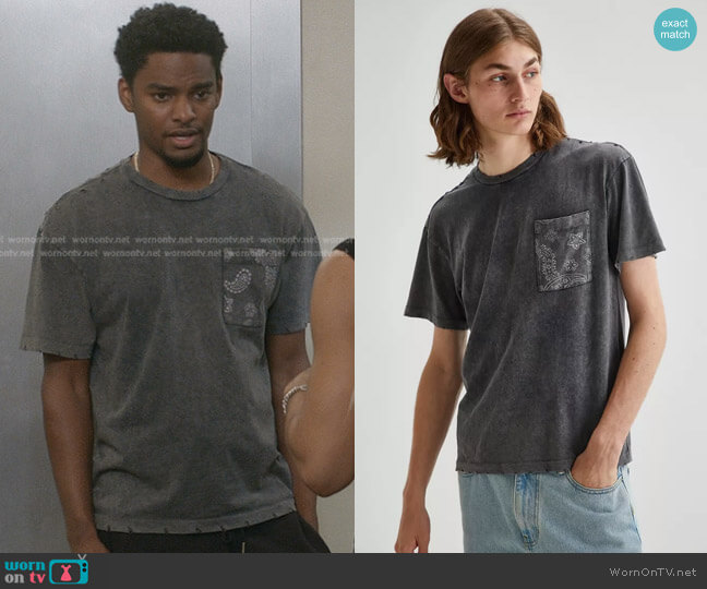 Printed Pocket Tee by BDG worn by JR (Sylvester Powell) on All American Homecoming