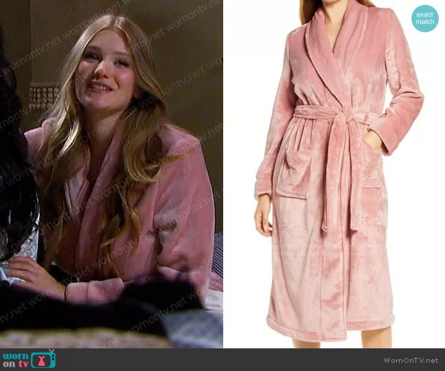 Bliss Plush Robe by Nordstrom worn by Alice Caroline Horton (Lindsay Arnold) on Days of our Lives