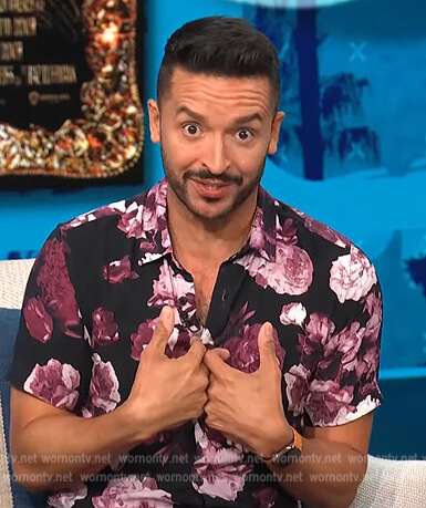 Jai Rodriguez’s black floral shirt on E! News Daily Pop