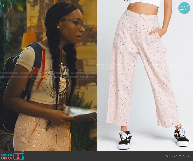 Naomi’s cropped tee and pink floral pants on Naomi