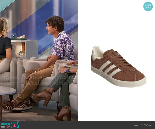 Adidas Gazelle 85 Sneaker in Brown/ Chalk/ Wonder White worn by Jerry O'Connell on The Talk