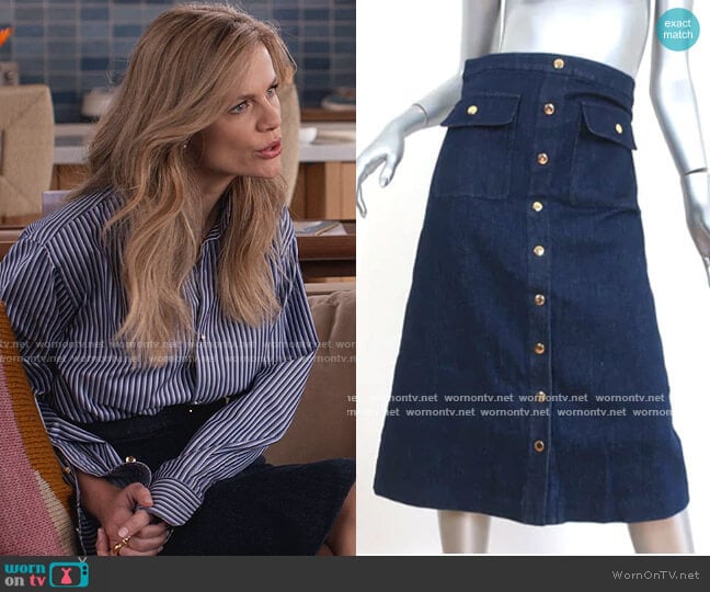 Denim Button Skirt by Alice + Olivia worn by Mallory (Brooklyn Decker) on Grace and Frankie