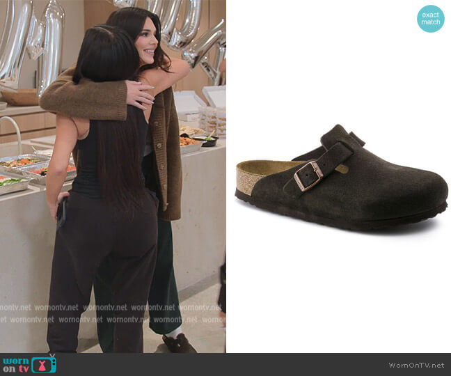 Kendall Jenner: Mocha Ribbed Dress, Beige Sneakers