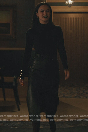 Veronica’s black leather skirt on Riverdale