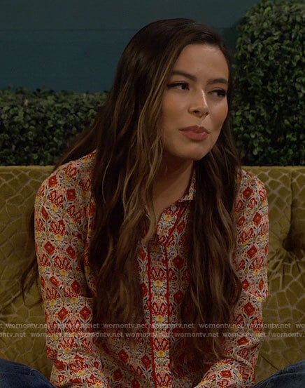 Carly’s red printed button down shirt on iCarly