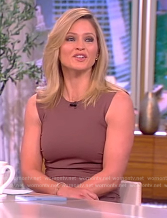 Sara's brown sleeveless ruched dress on The View