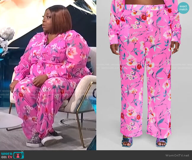 Kristen Floral Print Pants by Fashion to Figure worn by Loni Love on E! News