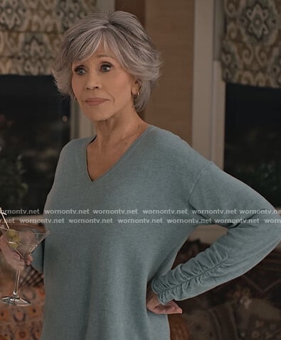 Grace's teal ruched sleeve top on Grace and Frankie