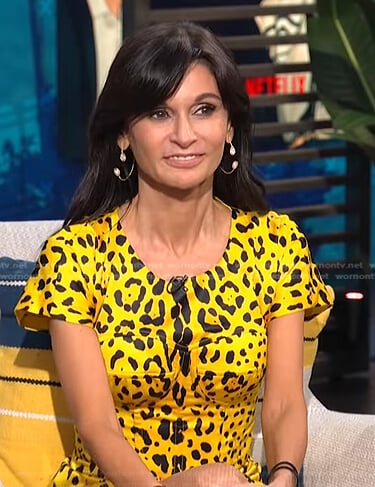 Julia Haart’s yellow leopard dress on E! News Daily Pop