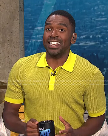 Justin's yellow polo shirt on E! News Daily Pop