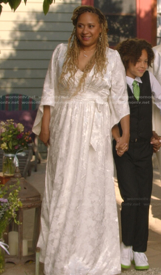 Karen's wedding dress on 9-1-1